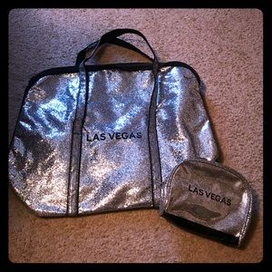 Weekend bad w/ cosmetic case!! 🔥